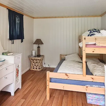 15 Person Holiday In